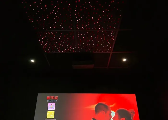 Hollywood Jacuzzi - Cinema * Chateau-Thierry